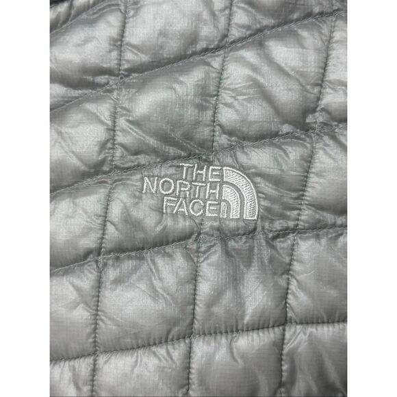 The North Face® ThermoBall™ Trekker Insulated Packable Puffer Jacket Women's M - Picture 5 of 12